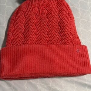 Lululemon Sherpa weave Pom beanie